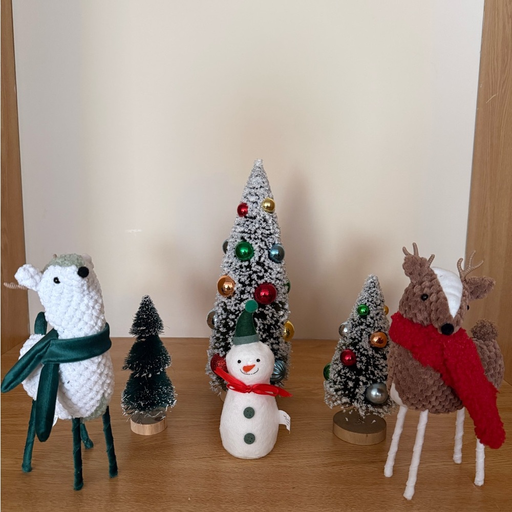 Festive Holiday Decor Set with Snowman and Reindeer